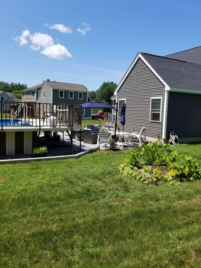 18 Memory Lane Loudon NH 03307