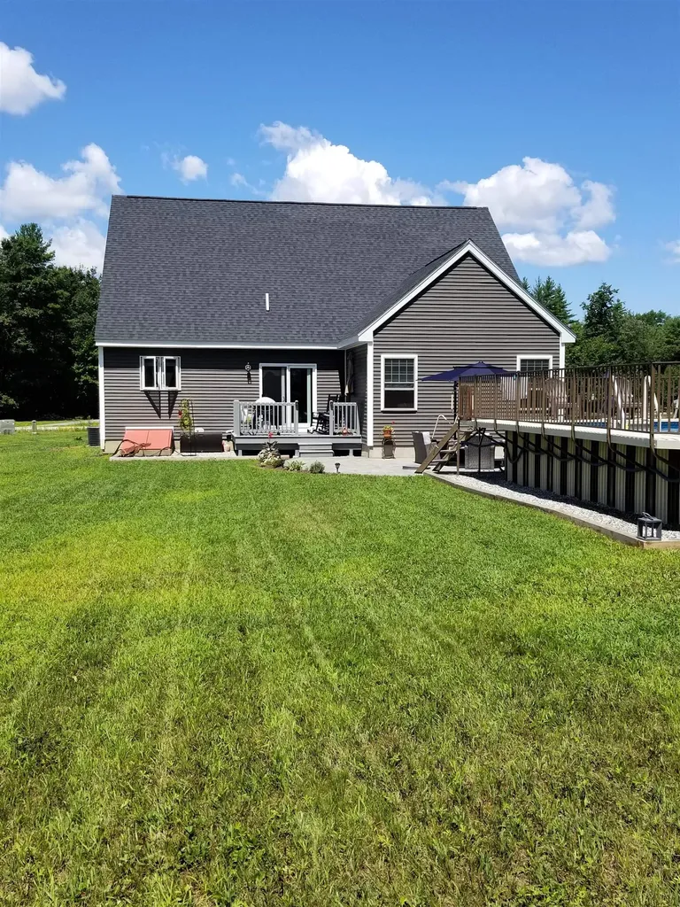 18 Memory Lane Loudon NH 03307