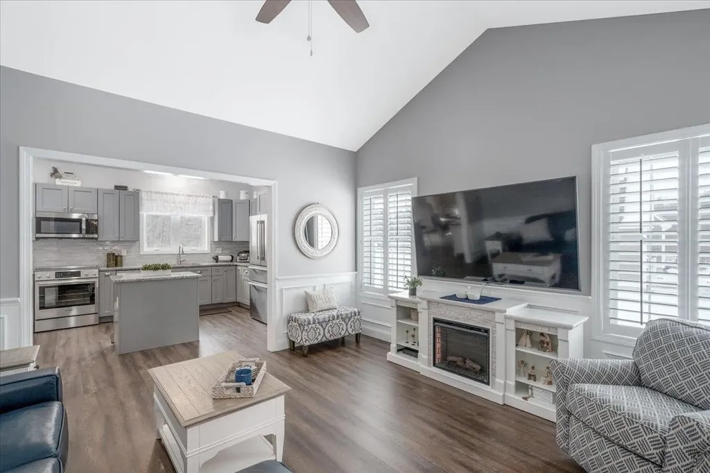 18 Memory Lane Loudon NH 03307