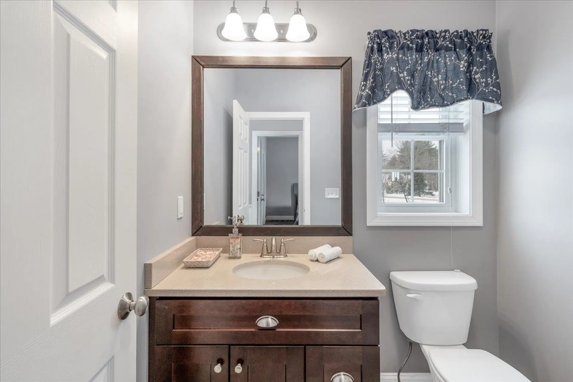 18 Memory Lane Loudon NH 03307