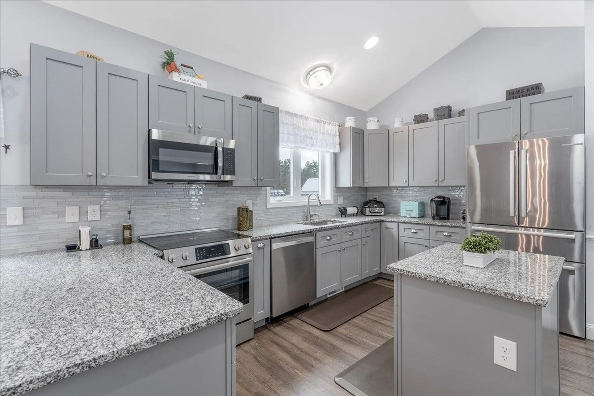 18 Memory Lane Loudon NH 03307