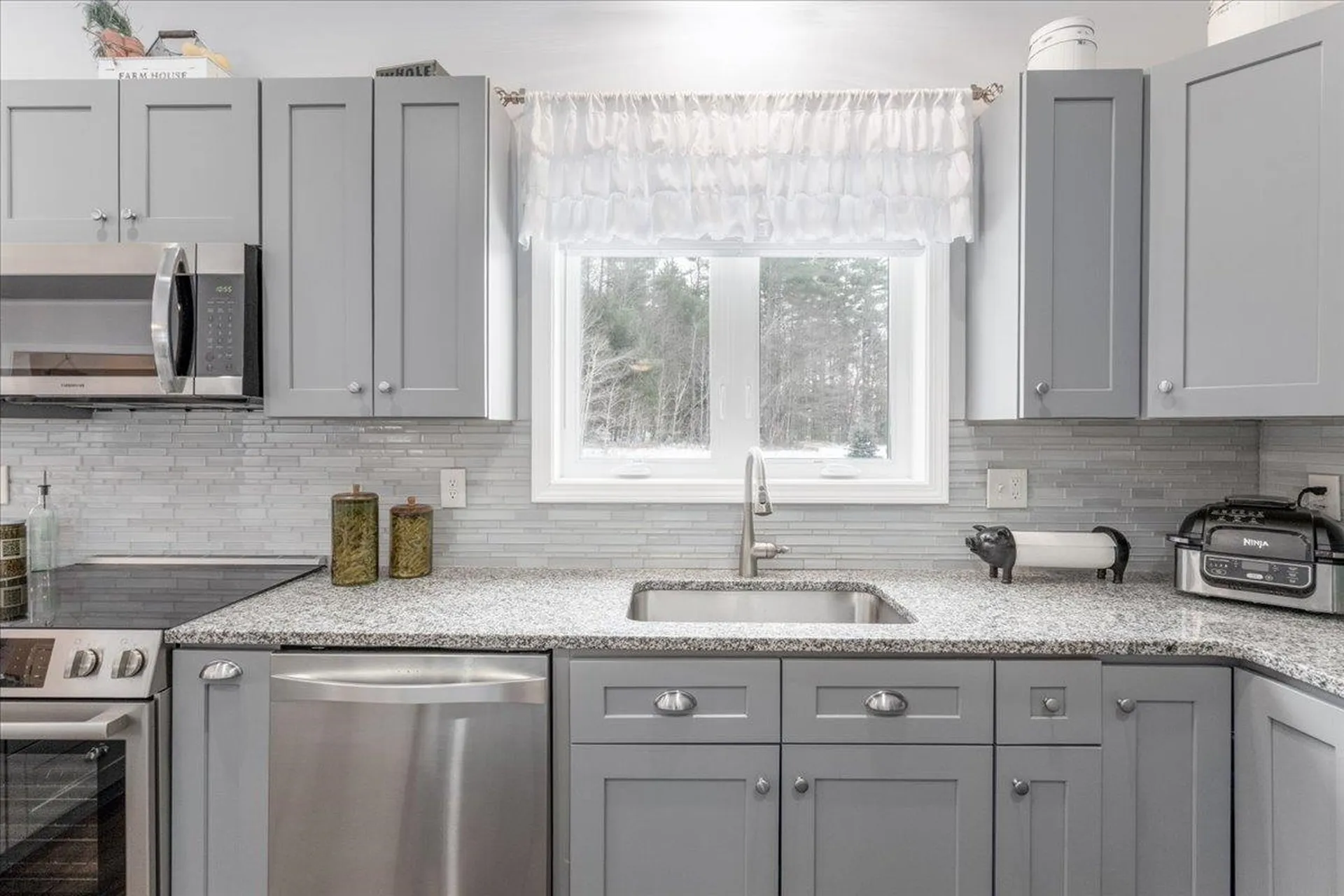 18 Memory Lane Loudon NH 03307