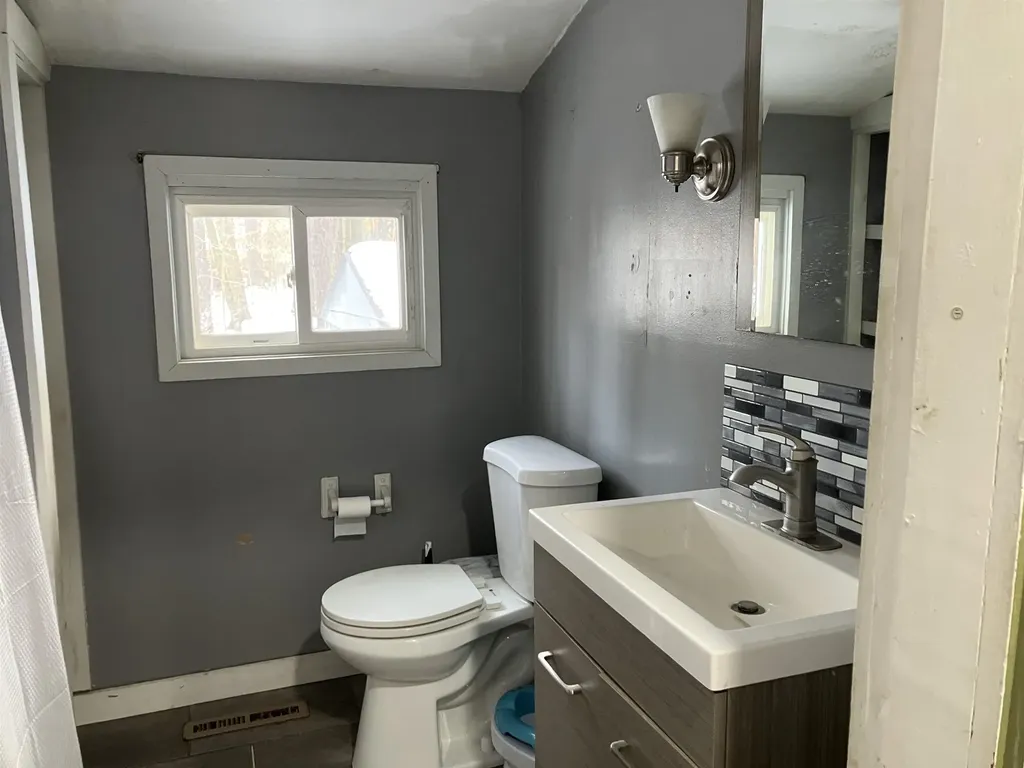 5 Jefferson Avenue Rochester NH 03867