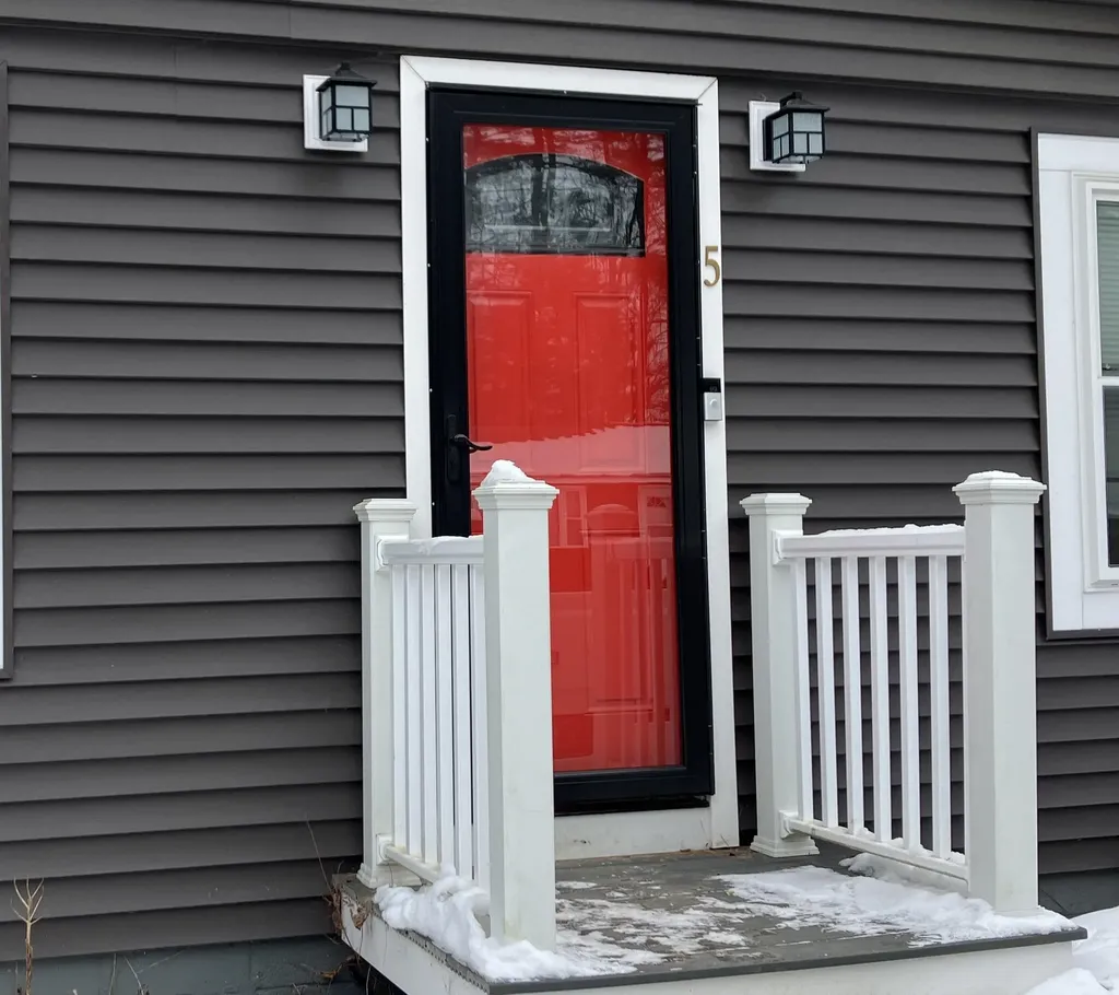 5 Jefferson Avenue Rochester NH 03867