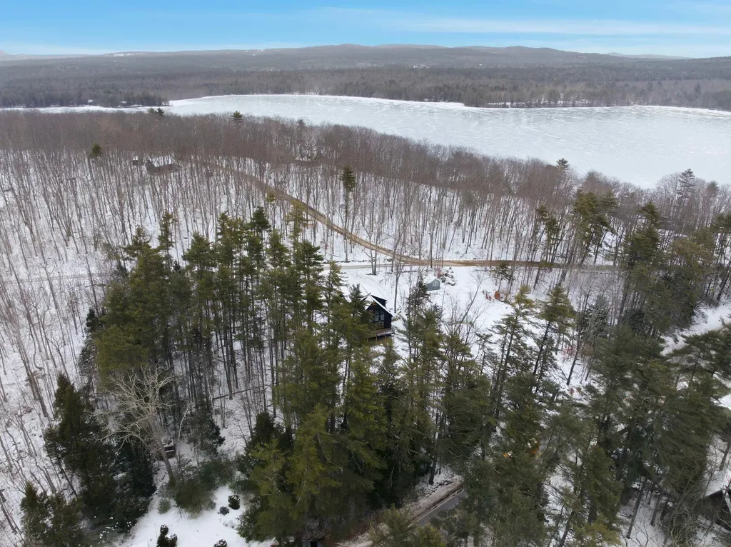 2 Jordan Way Tuftonboro NH 03816