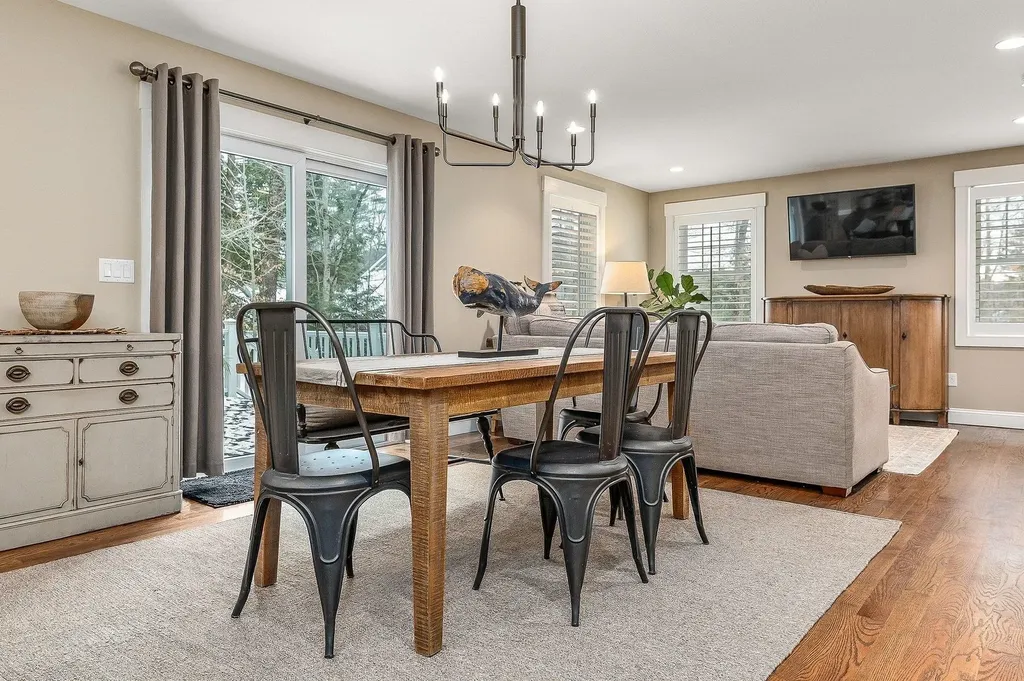 24 Drinkwater Road Exeter NH 03833