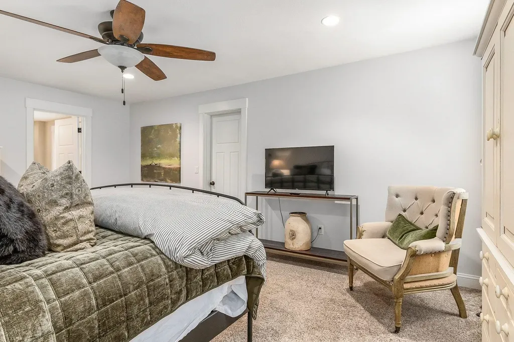 24 Drinkwater Road Exeter NH 03833