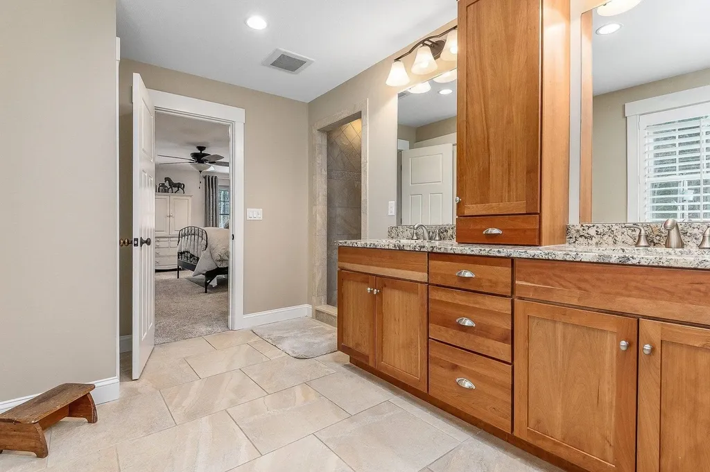 24 Drinkwater Road Exeter NH 03833