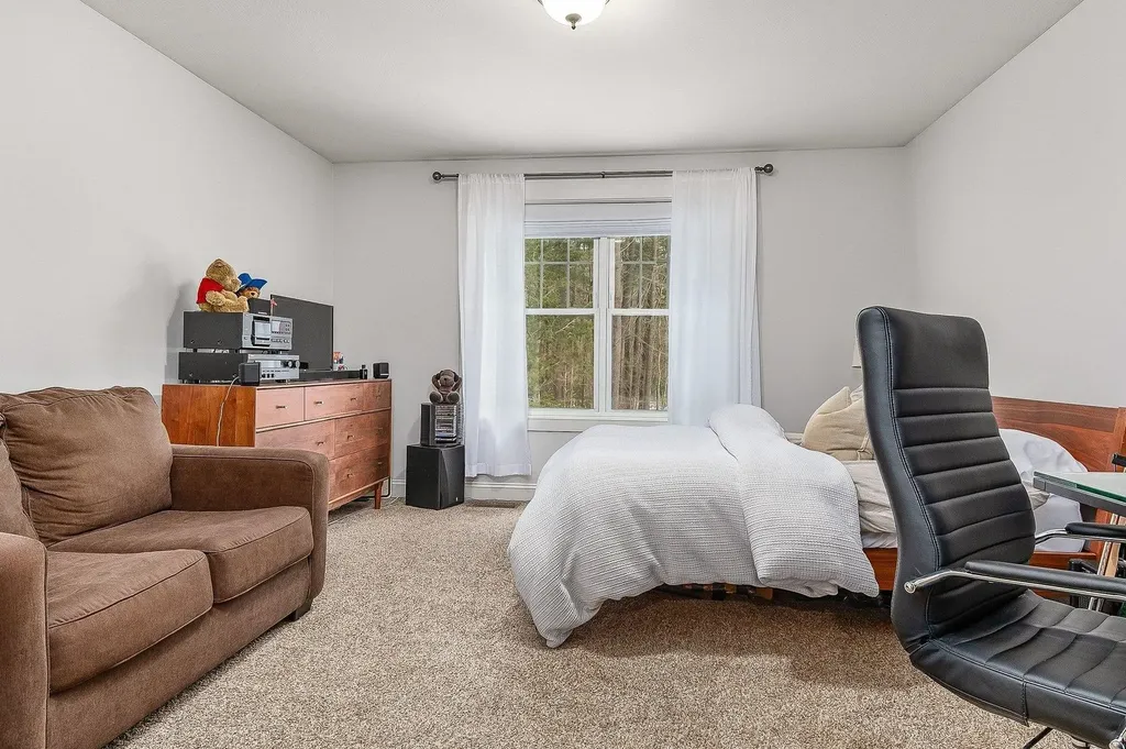 24 Drinkwater Road Exeter NH 03833