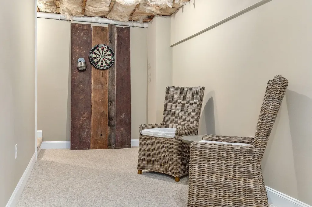 24 Drinkwater Road Exeter NH 03833