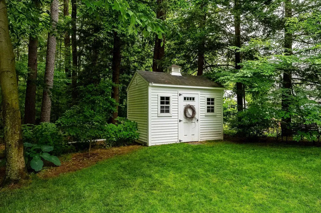 24 Drinkwater Road Exeter NH 03833