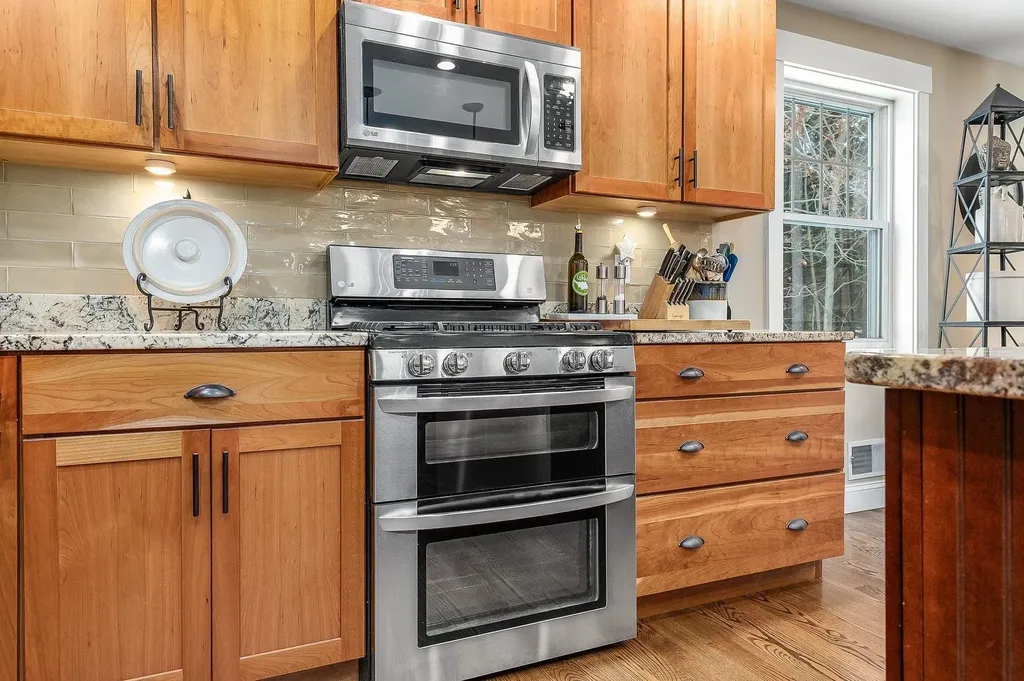 24 Drinkwater Road Exeter NH 03833