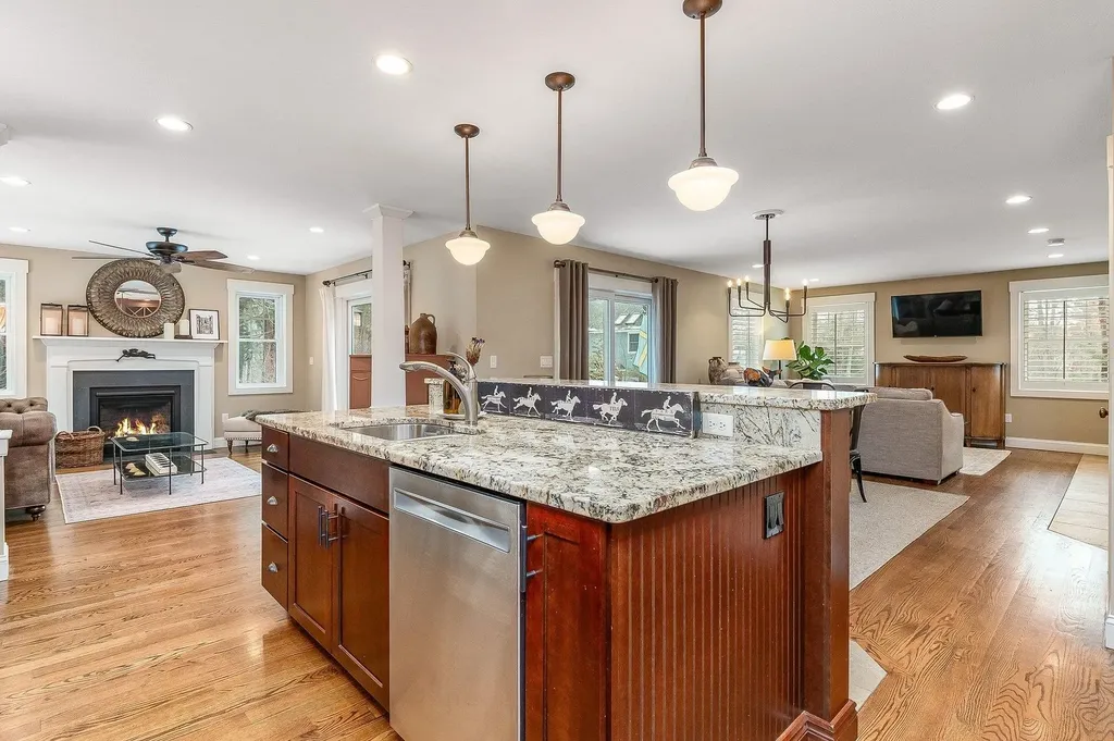 24 Drinkwater Road Exeter NH 03833