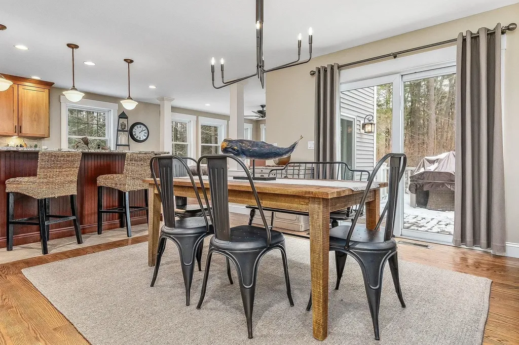 24 Drinkwater Road Exeter NH 03833