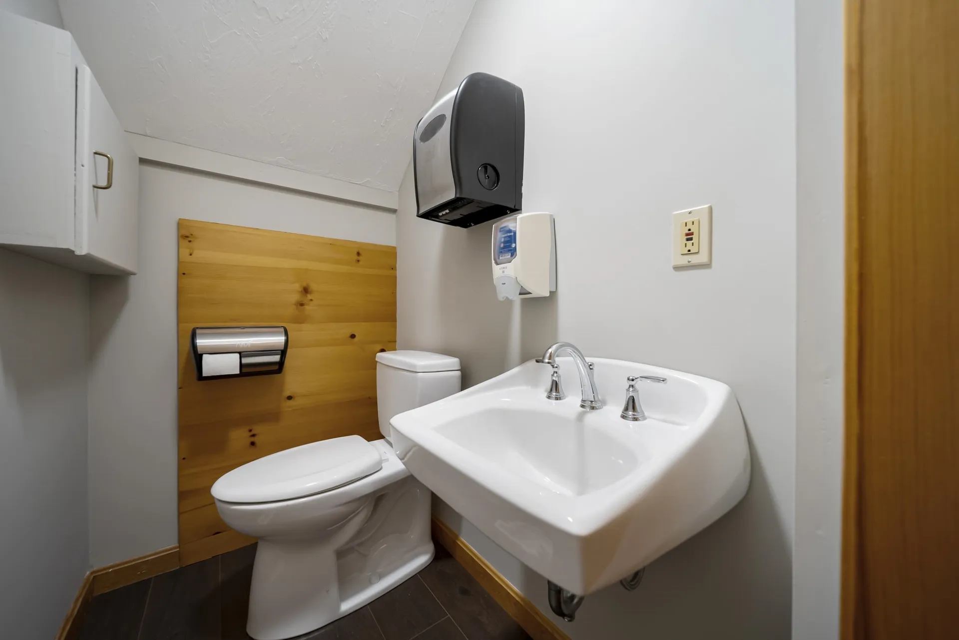 60 Whittier Highway Moultonborough NH 03254