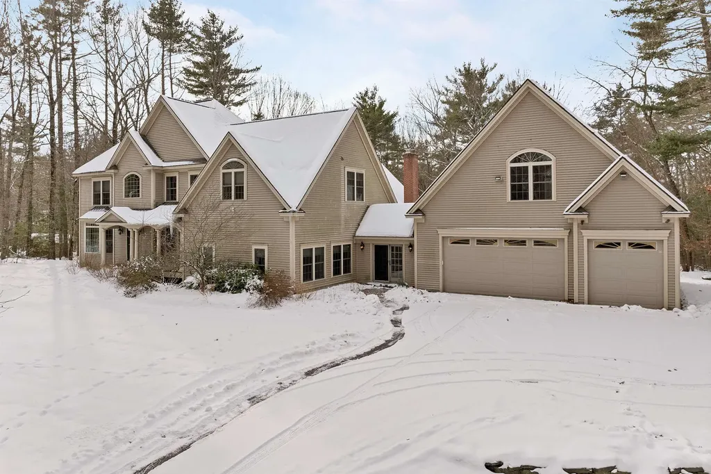 2 Caverno Drive Lee NH 03861