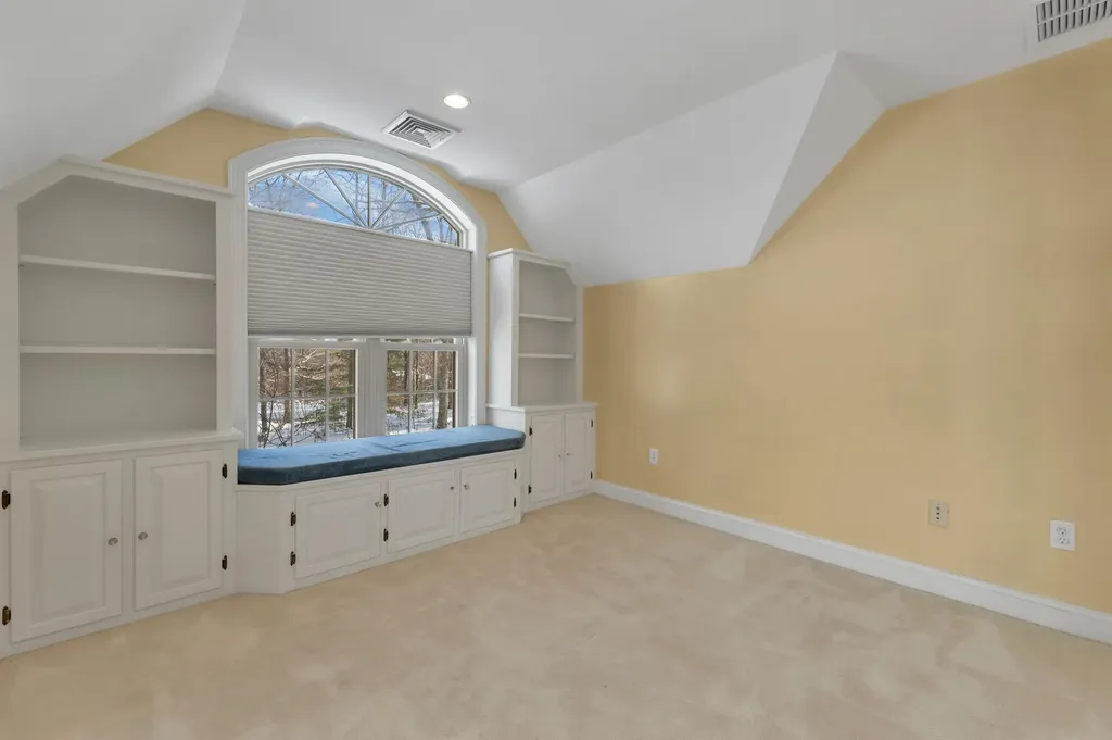 2 Caverno Drive Lee NH 03861