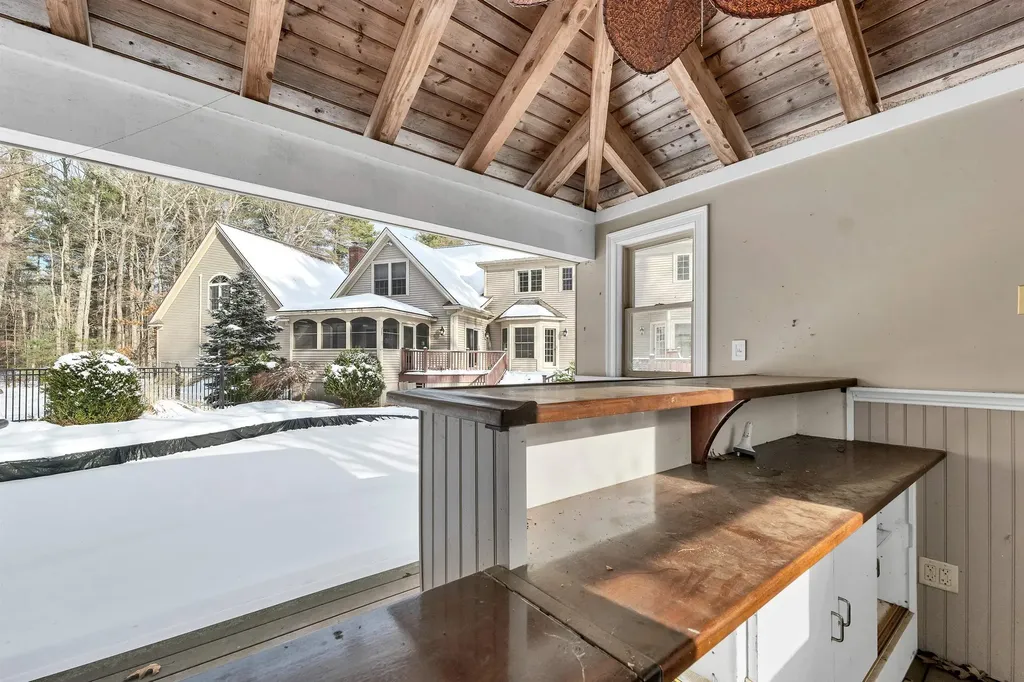 2 Caverno Drive Lee NH 03861