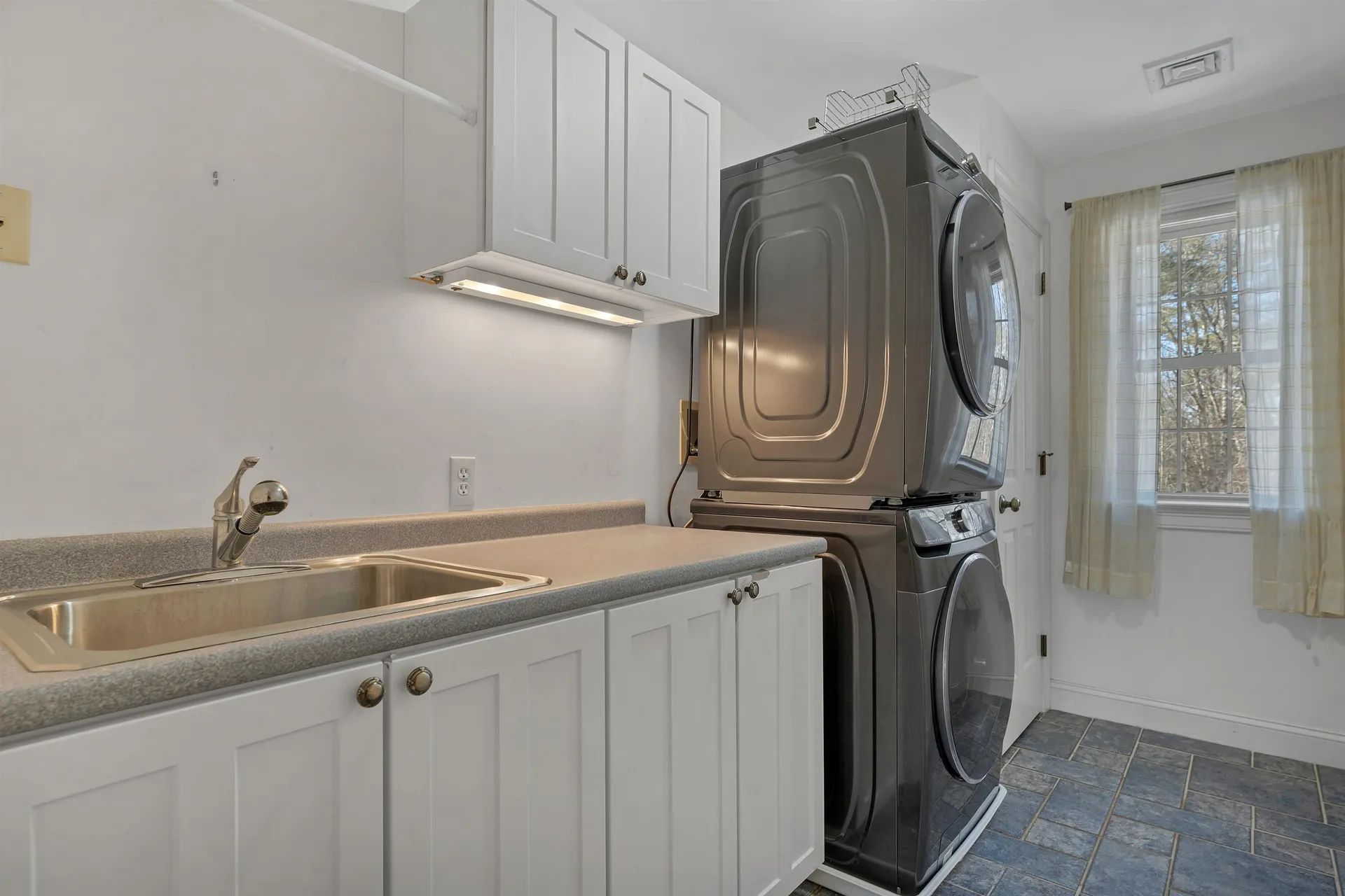 2 Caverno Drive Lee NH 03861