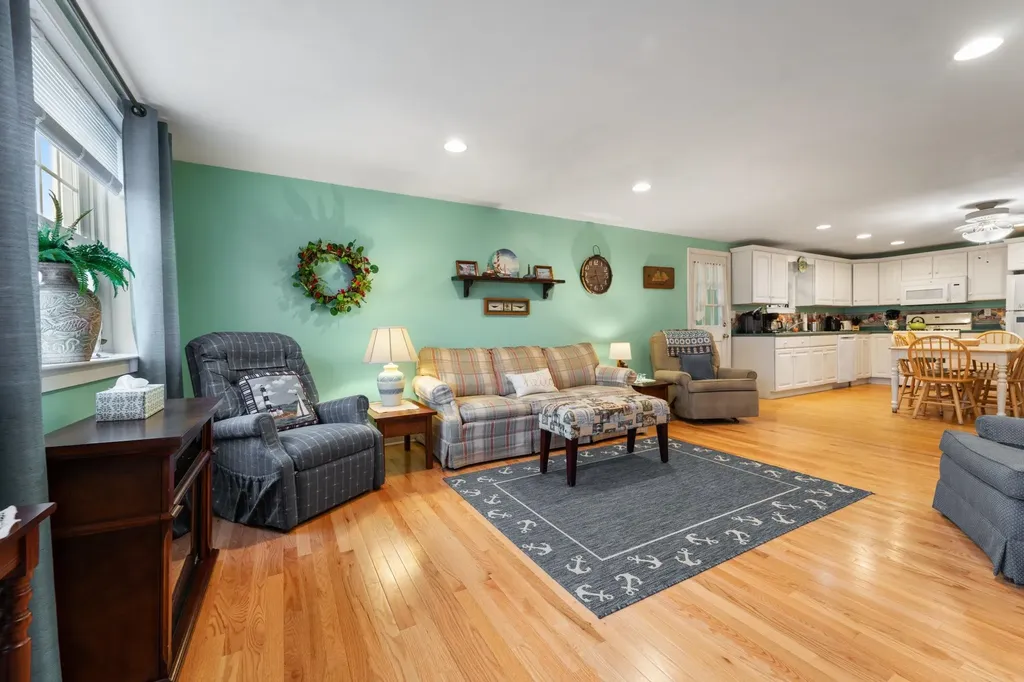 96 Concord Street Seabrook NH 03874