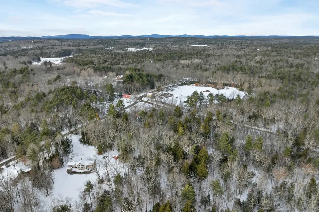 61 Freeman Hall Road Nottingham NH 03290