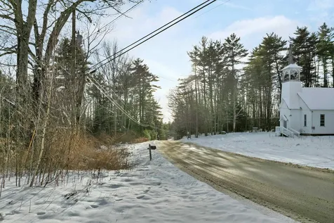 61 Freeman Hall Road Nottingham NH 03290