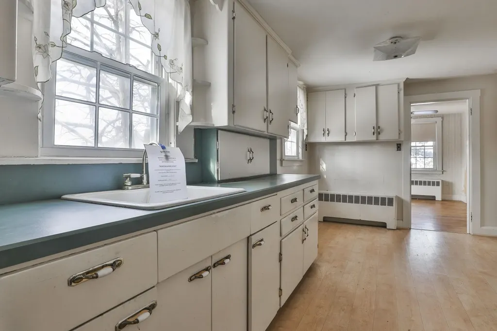 112 Mammoth Road Manchester NH 03109