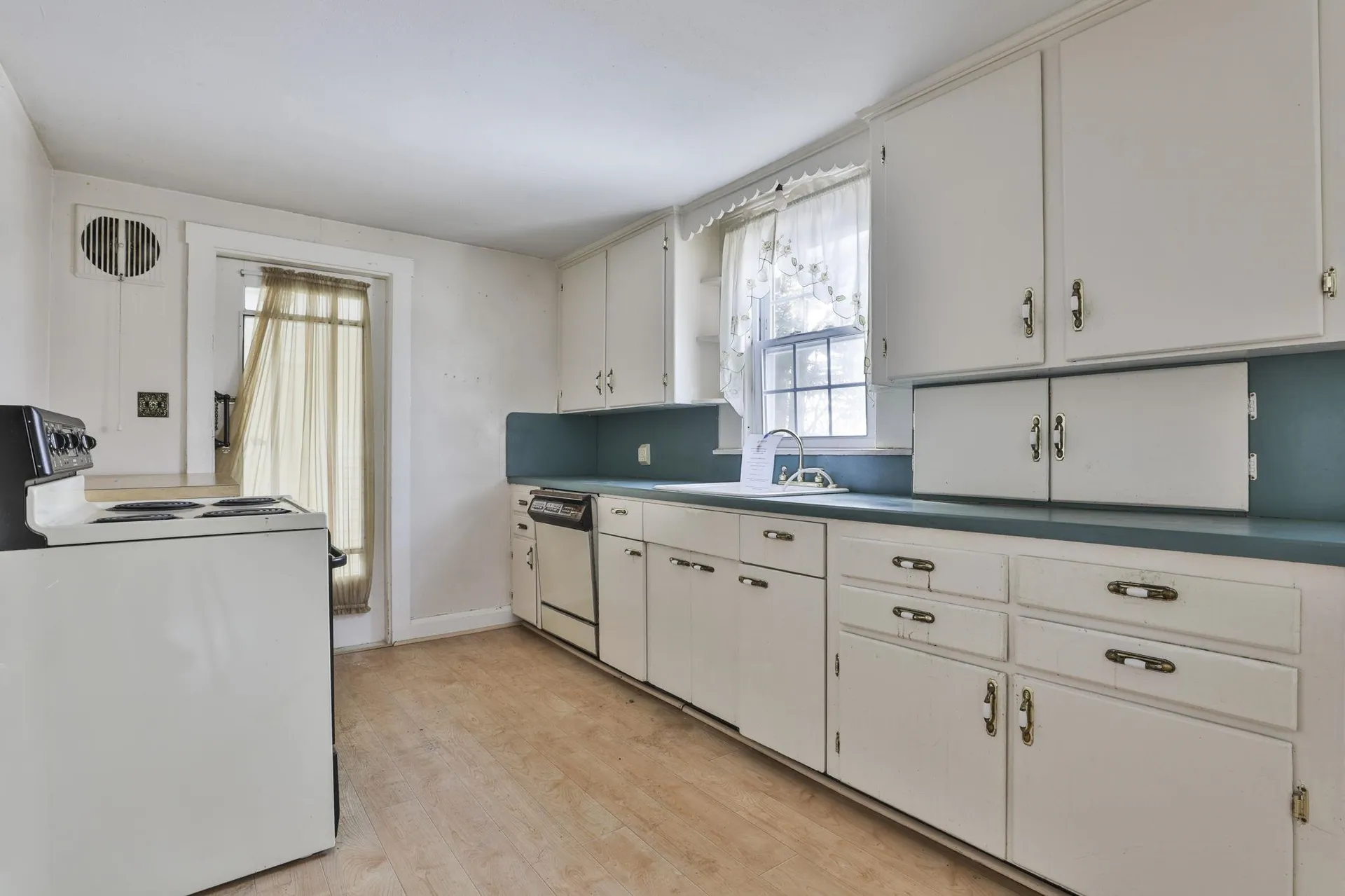 112 Mammoth Road Manchester NH 03109