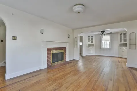 112 Mammoth Road Manchester NH 03109