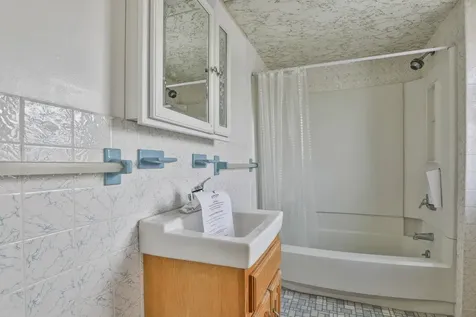 112 Mammoth Road Manchester NH 03109