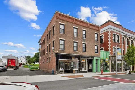39 Pleasant Street Claremont NH 03743