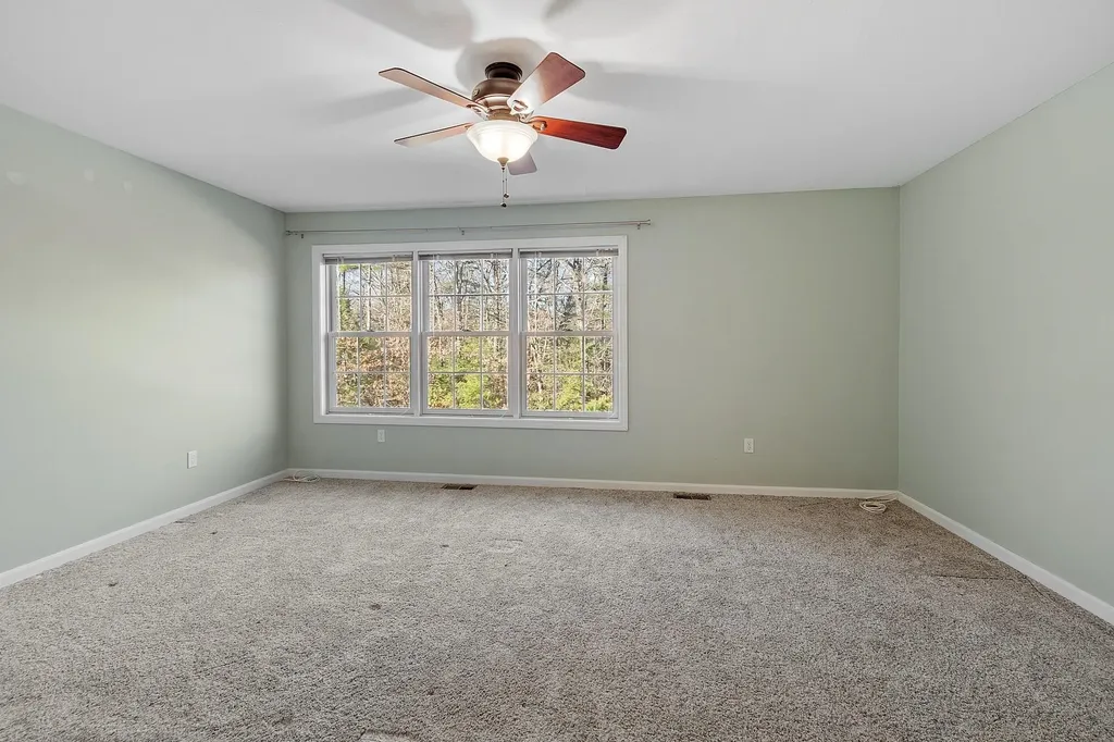 10 Steeple Chase Drive Hampstead NH 03841