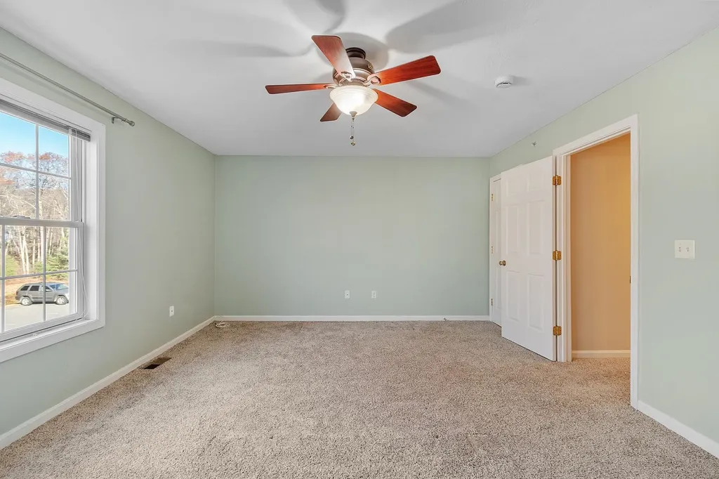 10 Steeple Chase Drive Hampstead NH 03841