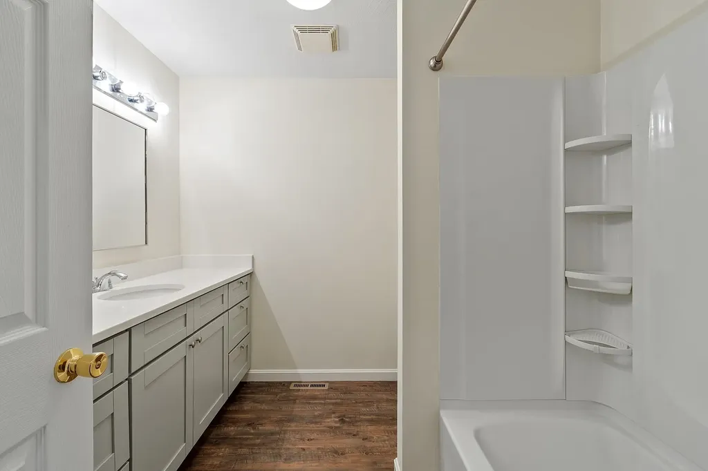 10 Steeple Chase Drive Hampstead NH 03841