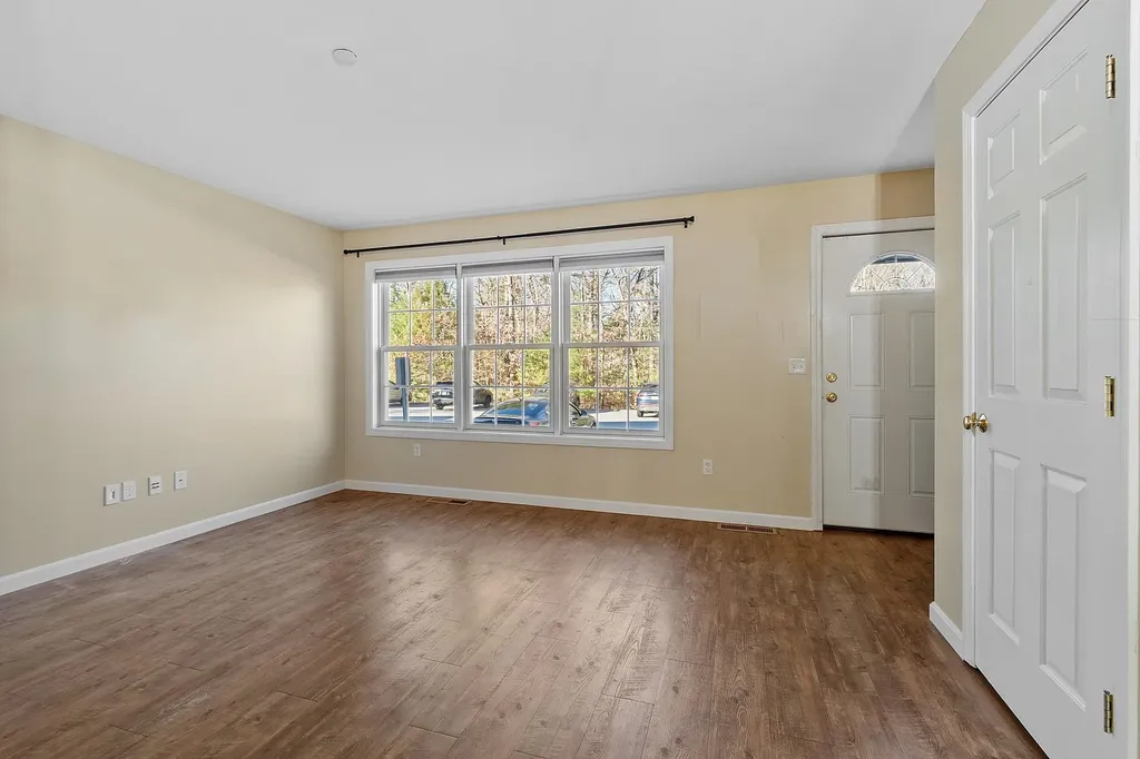 10 Steeple Chase Drive Hampstead NH 03841