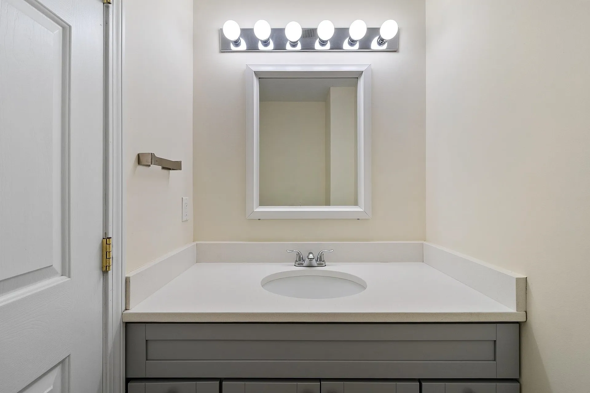 10 Steeple Chase Drive Hampstead NH 03841