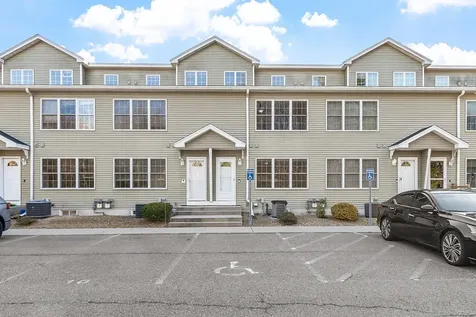 10 Steeple Chase Drive Hampstead NH 03841