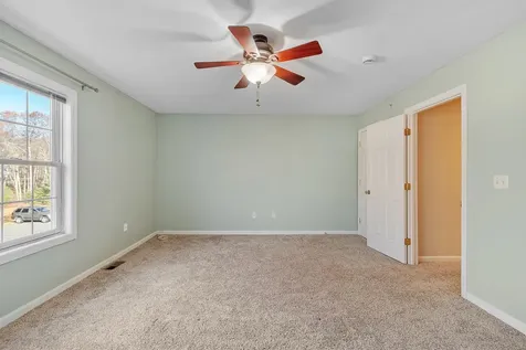 10 Steeple Chase Drive Hampstead NH 03841