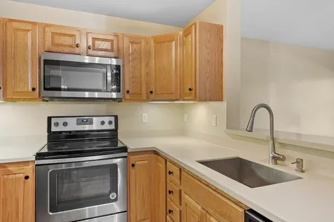 10 Steeple Chase Drive Hampstead NH 03841