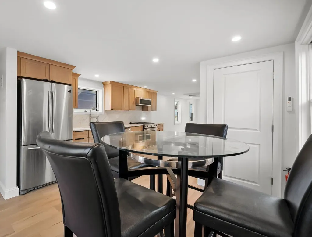 29 Thorwald Avenue Hampton NH 03842