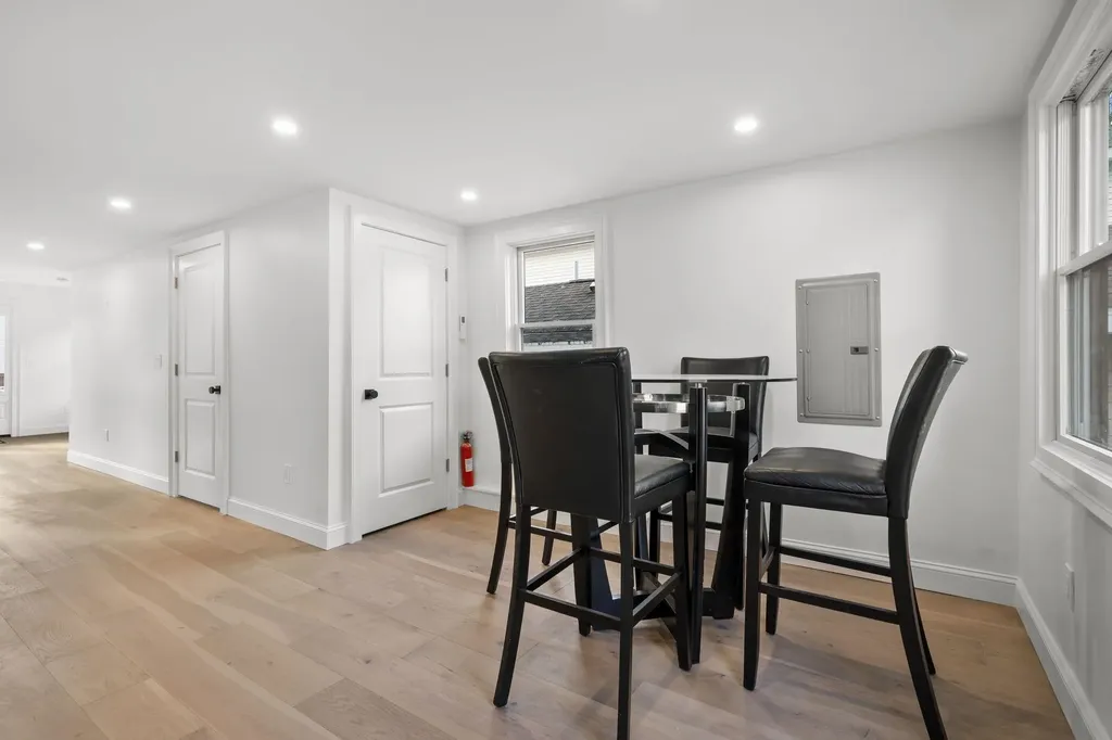 29 Thorwald Avenue Hampton NH 03842