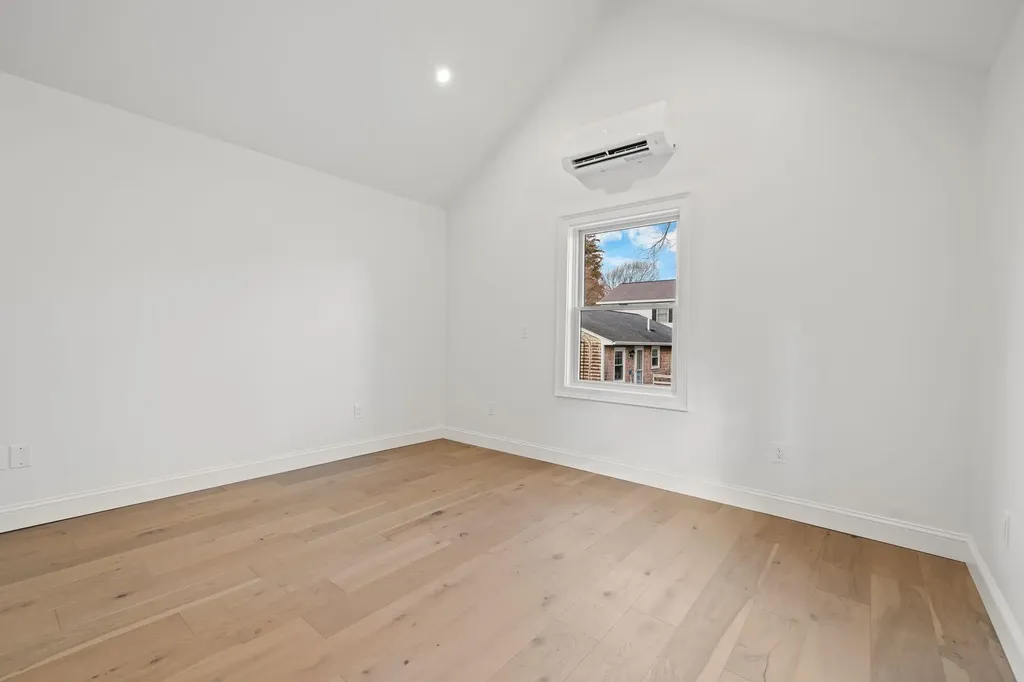 29 Thorwald Avenue Hampton NH 03842