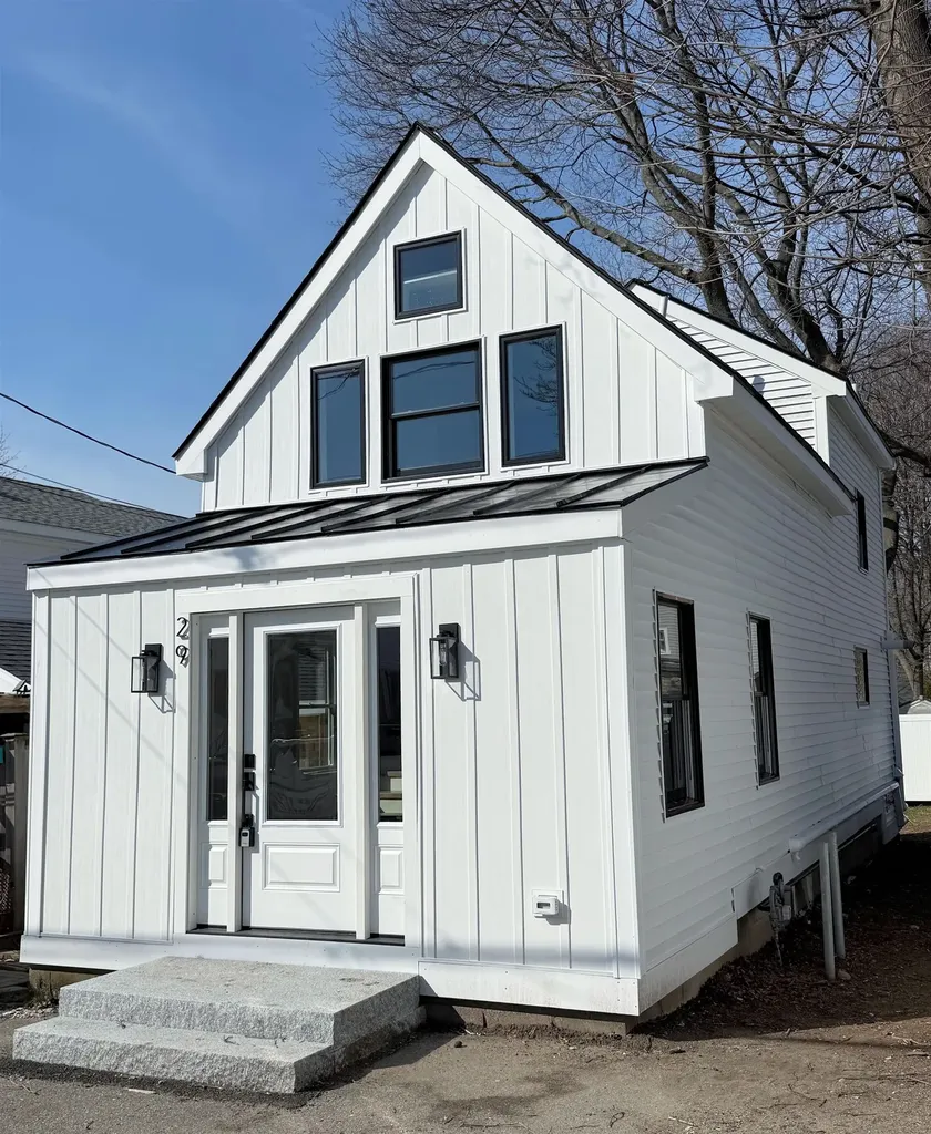 29 Thorwald Avenue Hampton NH 03842