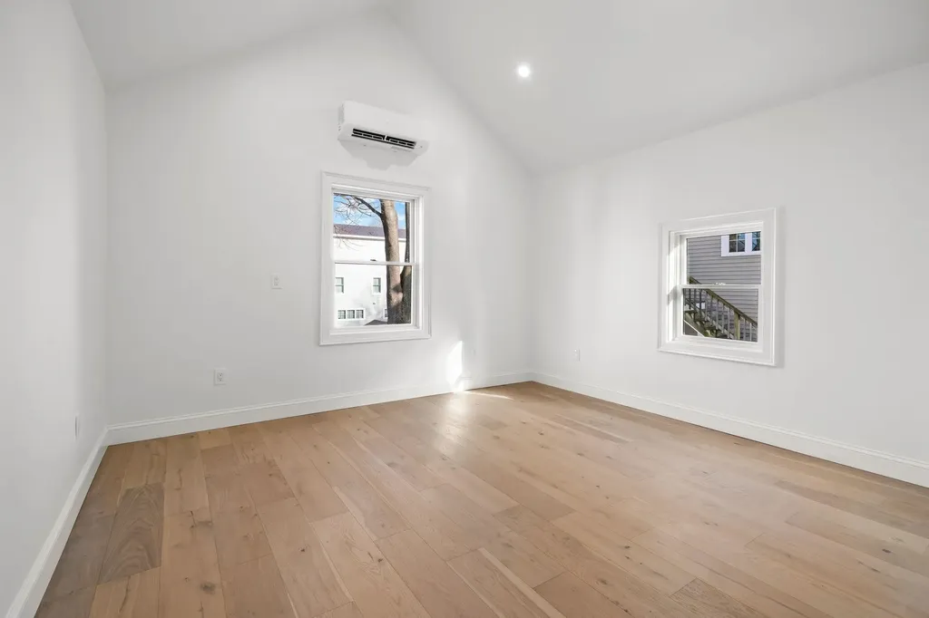 29 Thorwald Avenue Hampton NH 03842