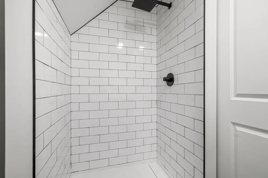 29 Thorwald Avenue Hampton NH 03842