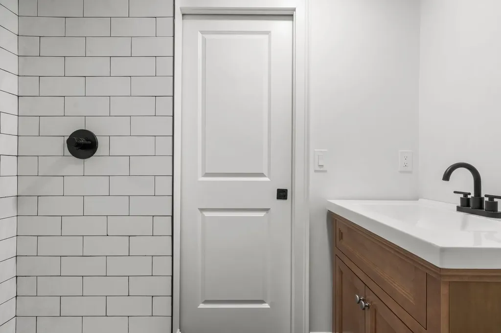 29 Thorwald Avenue Hampton NH 03842