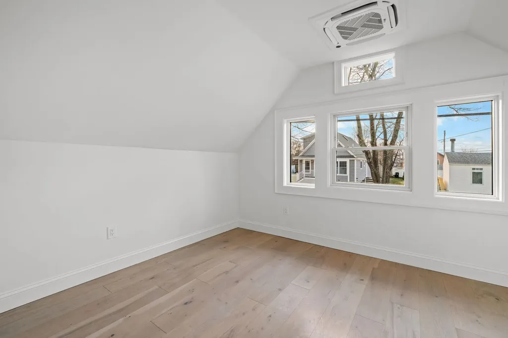 29 Thorwald Avenue Hampton NH 03842