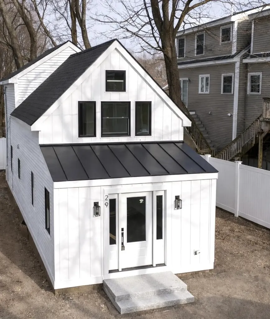 29 Thorwald Avenue Hampton NH 03842