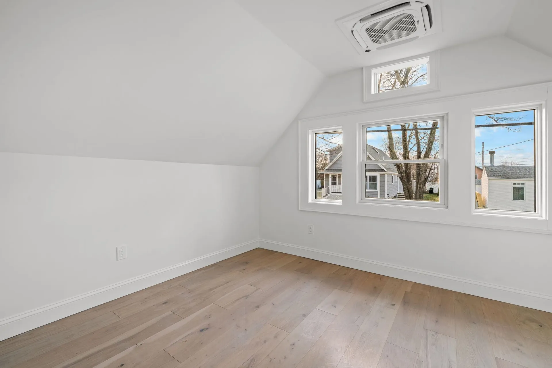 29 Thorwald Avenue Hampton NH 03842