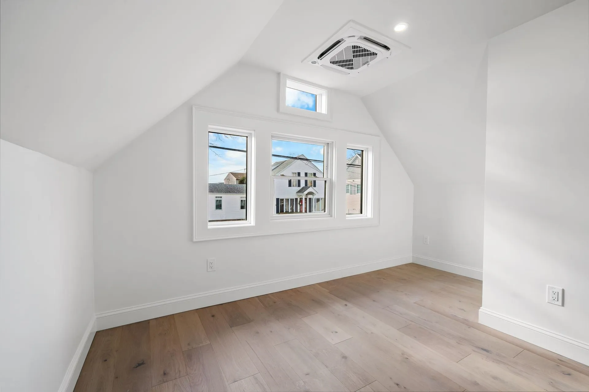 29 Thorwald Avenue Hampton NH 03842